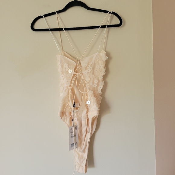 Zara NWT Flower Sequin Bodysuit Cream Size M - Picture 3 of 6